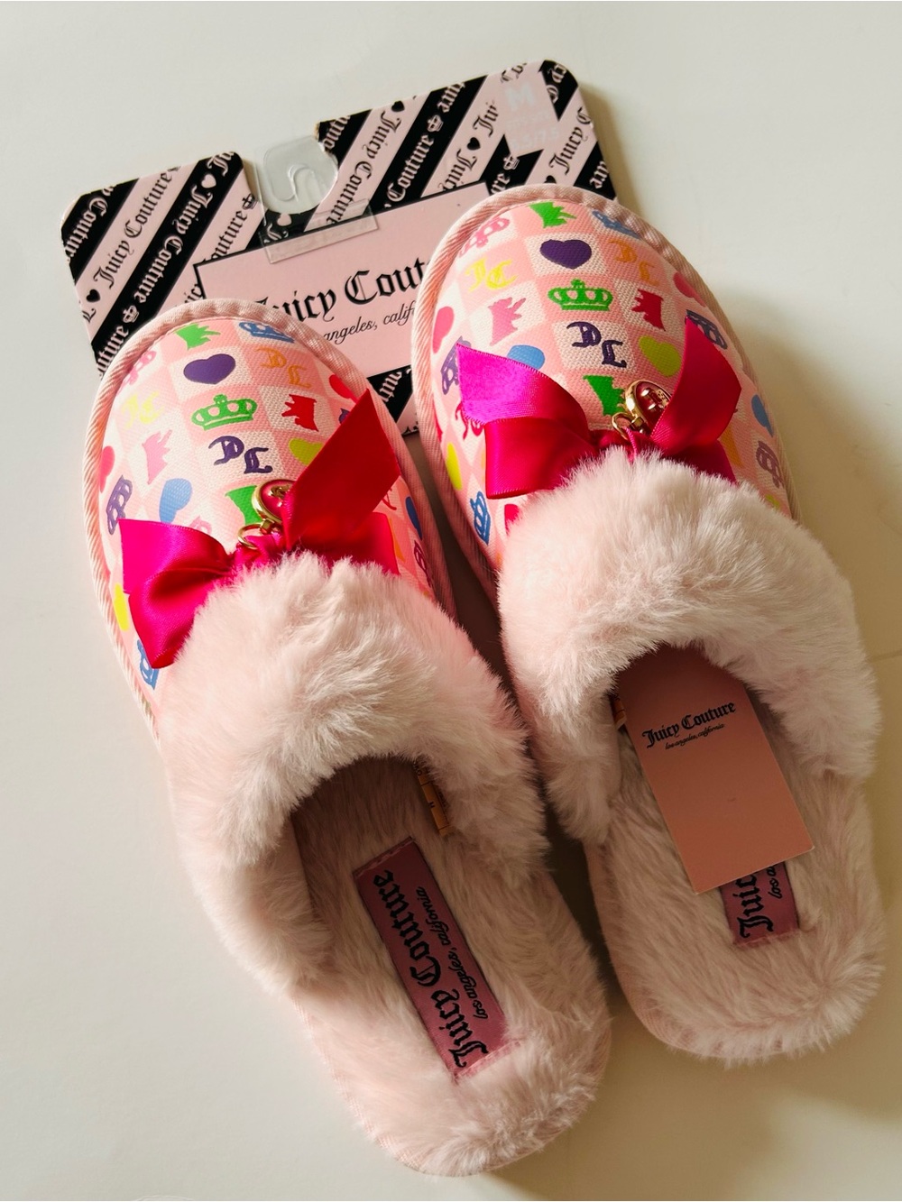 Juicy Couture Slippers in Pink Plush Logo Bow Shoe Charm with Multicolor Print